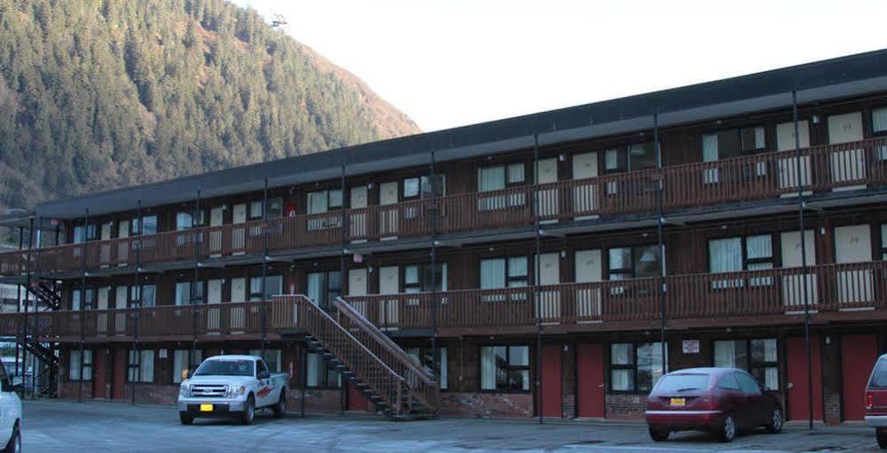 The Driftwood Lodge Juneau Exterior foto